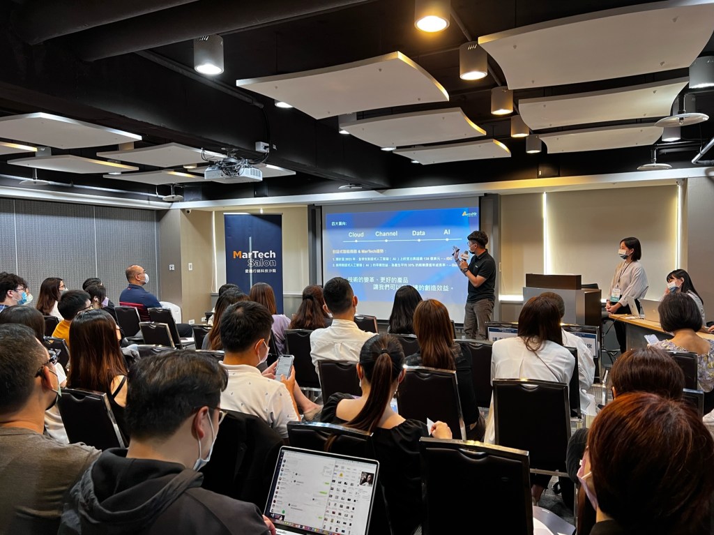 AccuNIX 對話式商務平台搭配 LINE&nbsp;官方帳號經營品牌CRM